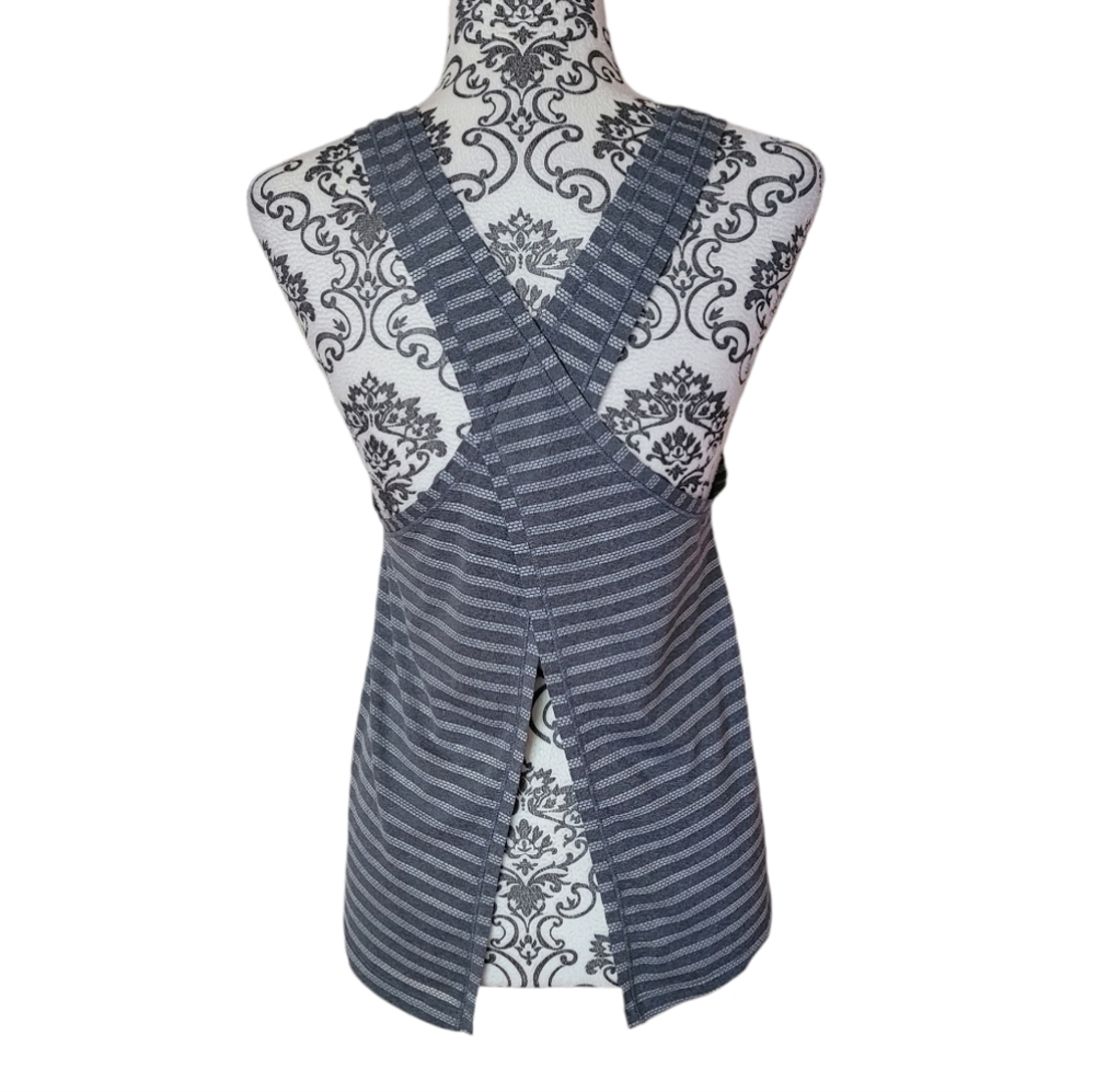 ZYIA Gray Striped Open-Back Tank - Picture 3 of 9